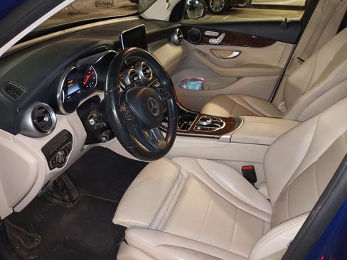 Used 2017 Mercedes-Benz GLC 300 300 Sport Utility 4D image 8