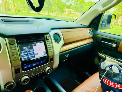 Used 2018 Toyota Tundra 1794 Edition AWD/4WD image 9