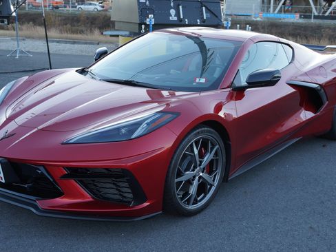 Used 2022 Chevrolet Corvette Stingray Preferred Cpe w/ Engine Appearance Package RWD image 5