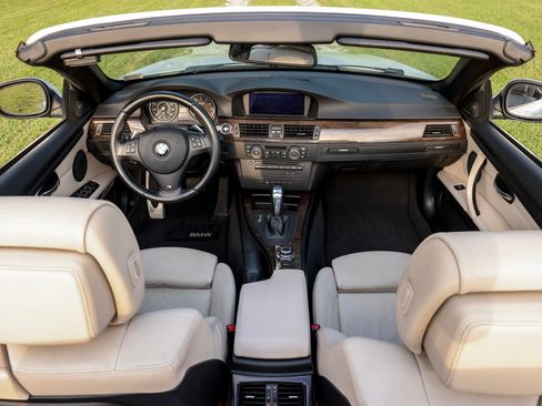 Used 2012 BMW 335i Convertible RWD image 10