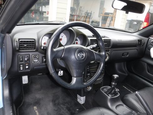 Used 2003 Toyota MR2 RWD image 15