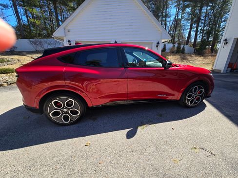 Used 2021 Ford Mustang Mach-E GT image 5