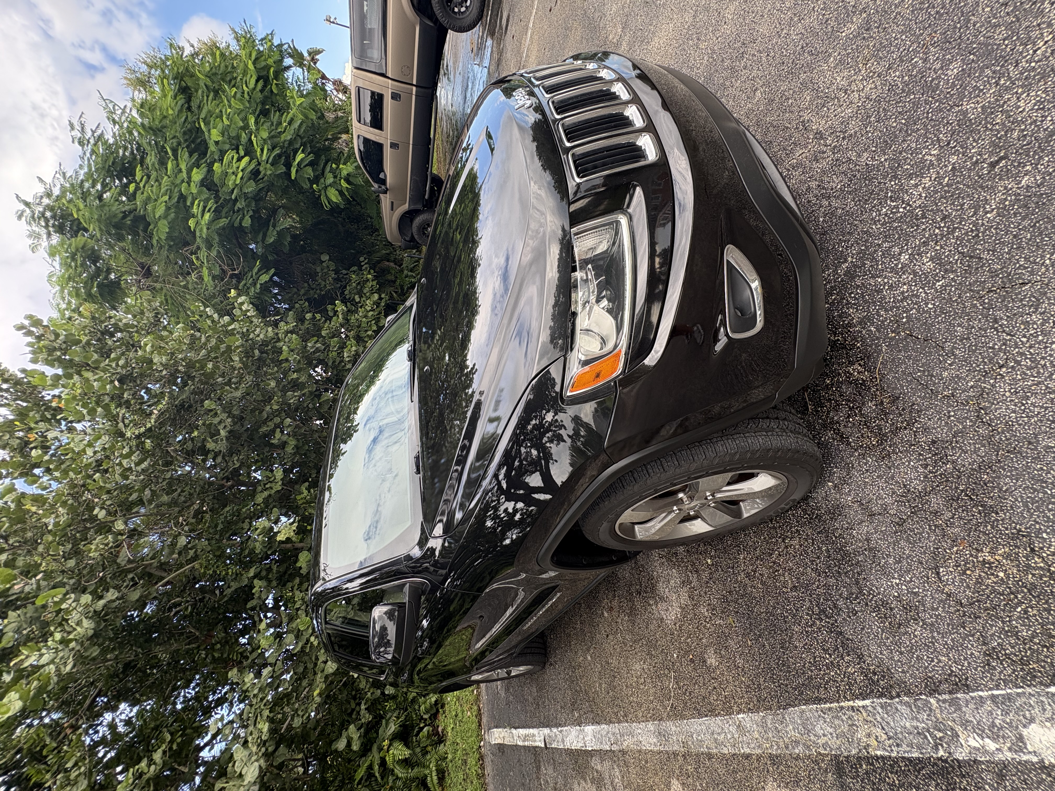 Used 2014 Jeep Grand Cherokee Laredo w/ Trailer Tow Group IV RWD image 10