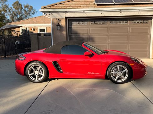Used 2022 Porsche 718 Boxster image 13