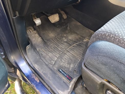 Used 2010 Toyota Tundra 4x4 Double Cab w/ SR5 Pkg image 17