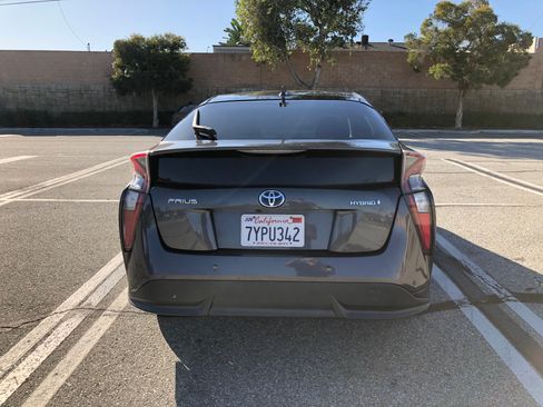 Used 2017 Toyota Prius Three Touring image 6