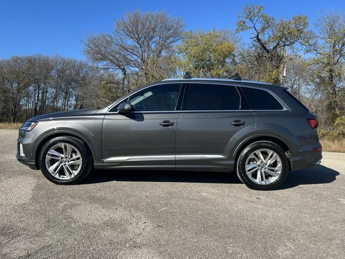 Used 2020 Audi Q7 3.0T Prestige w/ Prestige Package image 2