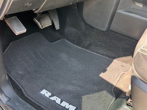 Used 2015 RAM 2500 Laramie w/ Black Appearance Group AWD/4WD image 14