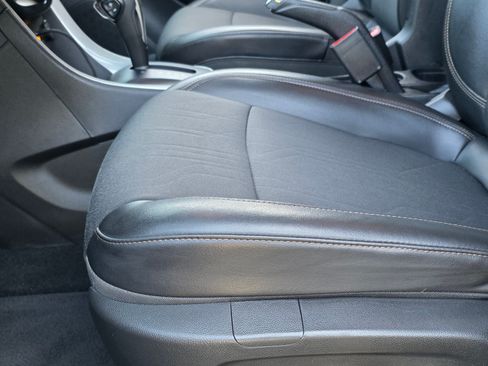 Used 2022 Chevrolet Trax LT w/ Driver Confidence Package image 8