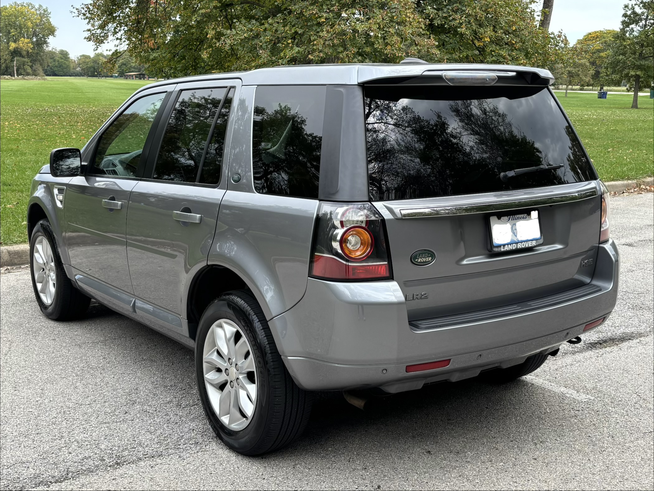 Used 2015 Land Rover LR2 HSE AWD/4WD image 2