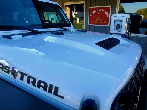 Used 2024 Jeep Wrangler Unlimited Sport image 10