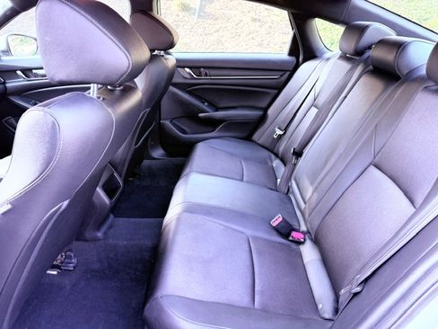 Used 2020 Honda Accord Sport image 11