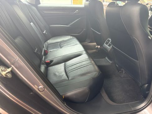 Used 2018 Honda Accord Touring image 11