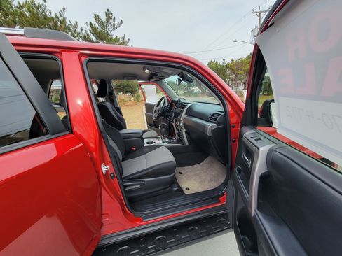 Used 2020 Toyota 4Runner SR5 image 10