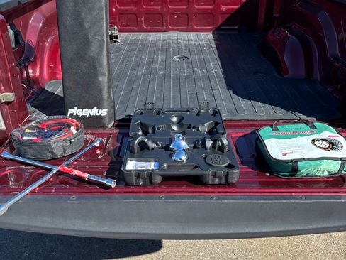 Used 2018 RAM 3500 Laramie image 9