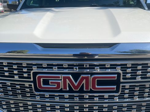 Used 2017 GMC Sierra 1500 Denali AWD/4WD image 4