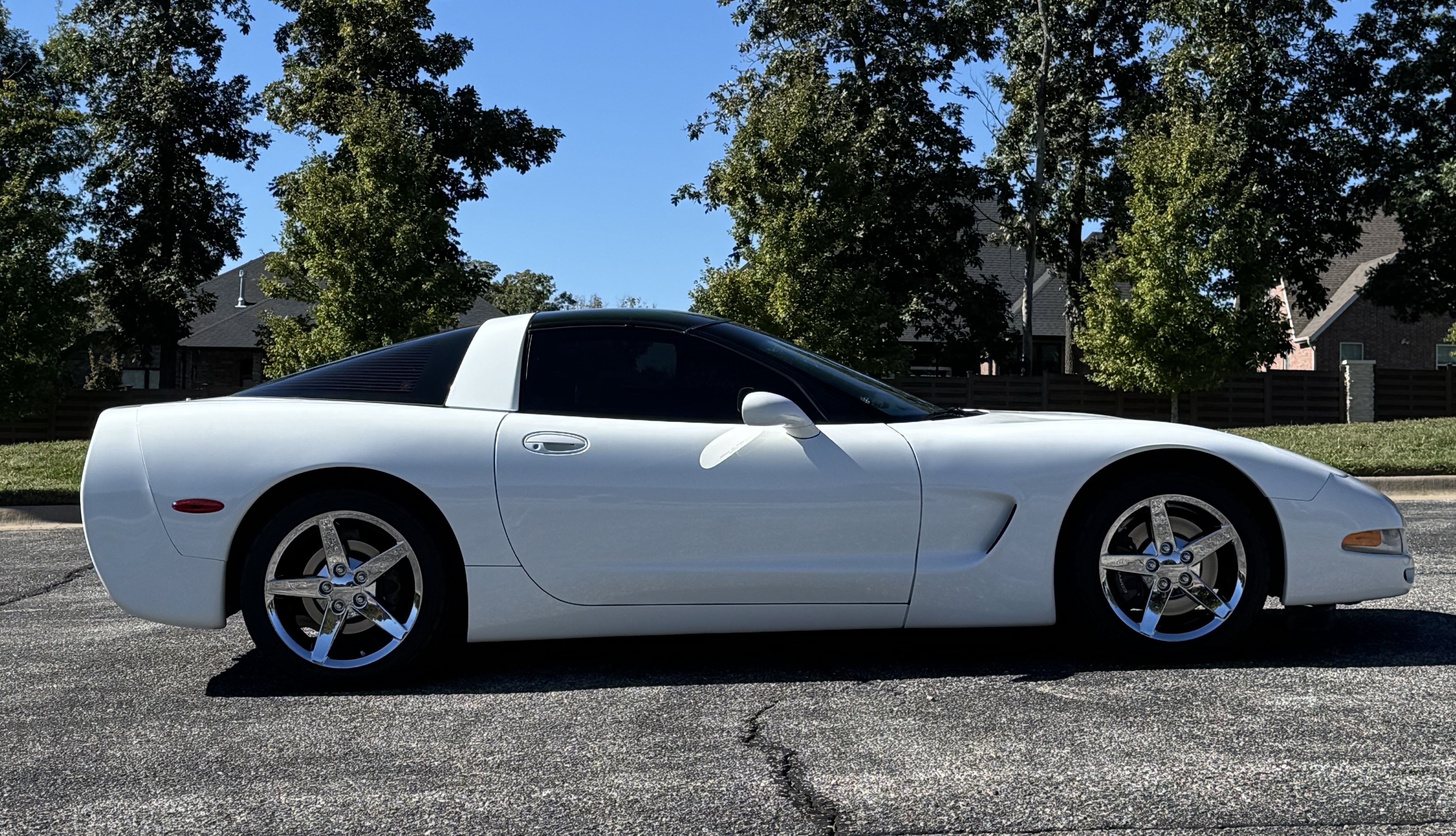 Used 1998 Chevrolet Corvette Coupe RWD image 5