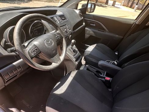 Used 2014 MAZDA MAZDA5 Sport FWD image 13