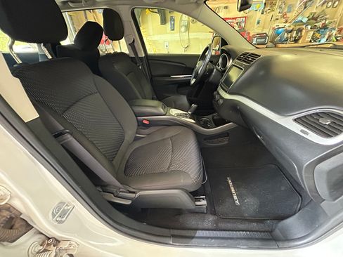 Used 2017 Dodge Journey Crossroad AWD/4WD image 9