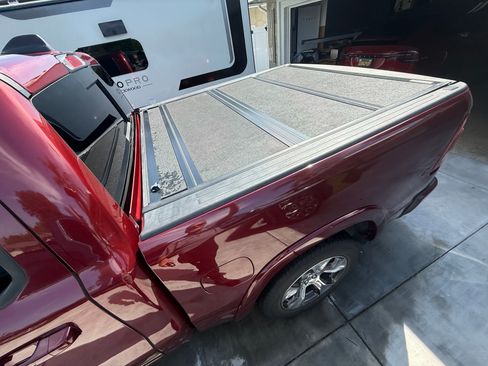 Used 2019 RAM 1500 Laramie image 12