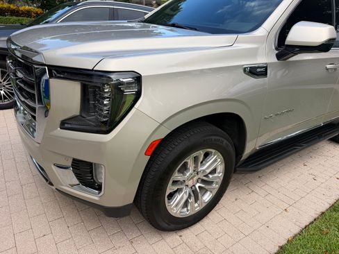 Used 2022 GMC Yukon SLT w/ SLT Luxury Package RWD image 14