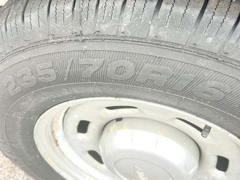 Used 2006 Ford E-150 and Econoline 150 image 4