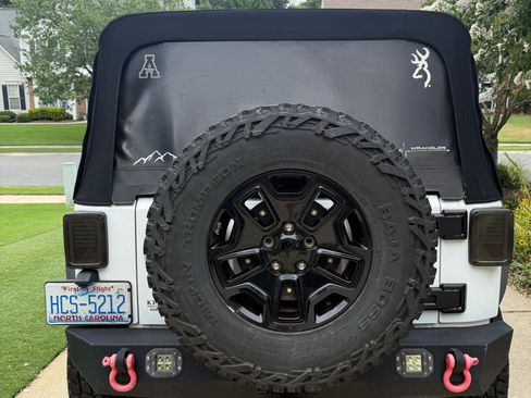 Used 2017 Jeep Wrangler Unlimited Sport AWD/4WD image 5