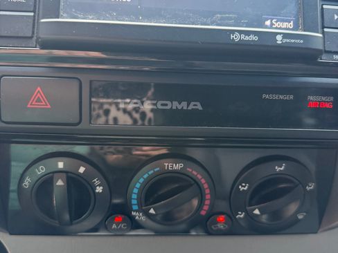 Used 2015 Toyota Tacoma PreRunner w/ TRD Sport Package RWD image 14