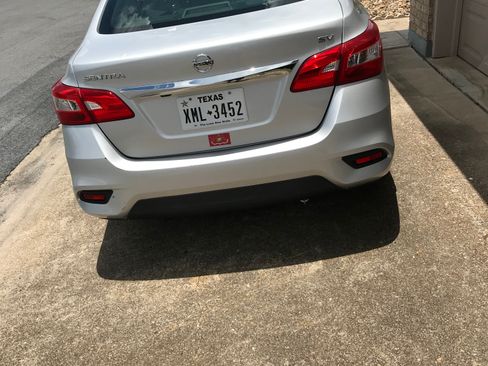 Used 2016 Nissan Sentra SV FWD image 1