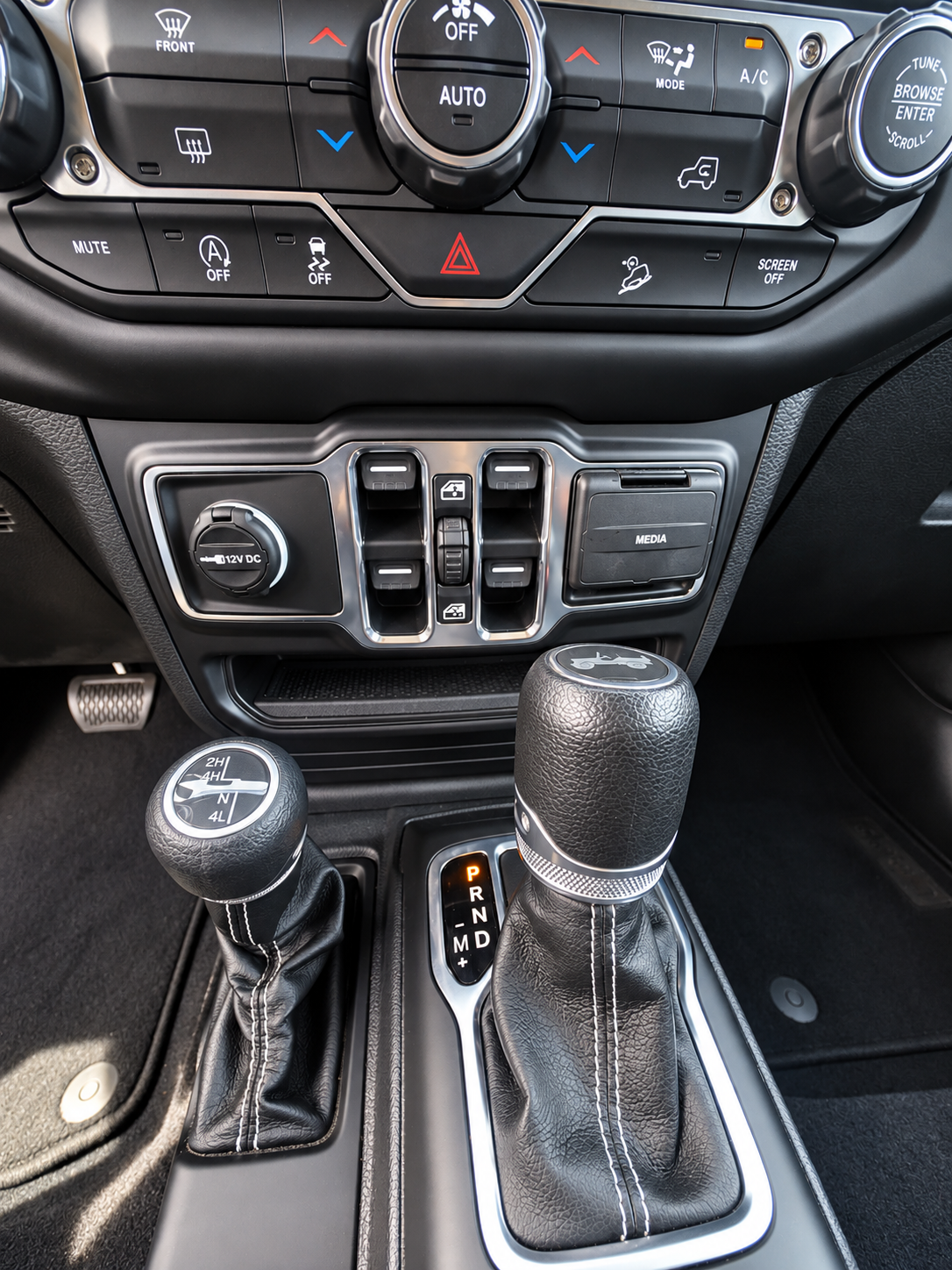 Used 2021 Jeep Wrangler Unlimited Sahara AWD/4WD image 12