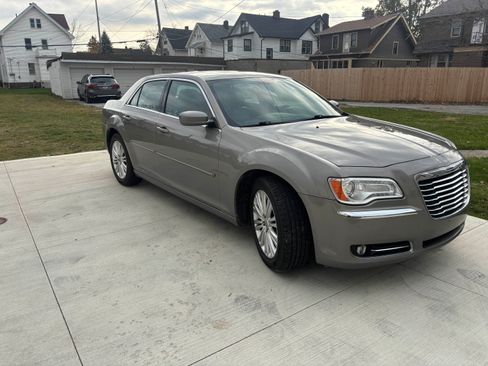 Used 2014 Chrysler 300 AWD w/ Driver Convenience Group image 2