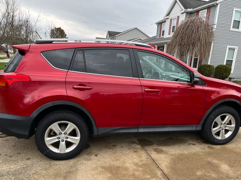 Used 2013 Toyota RAV4 XLE image 4