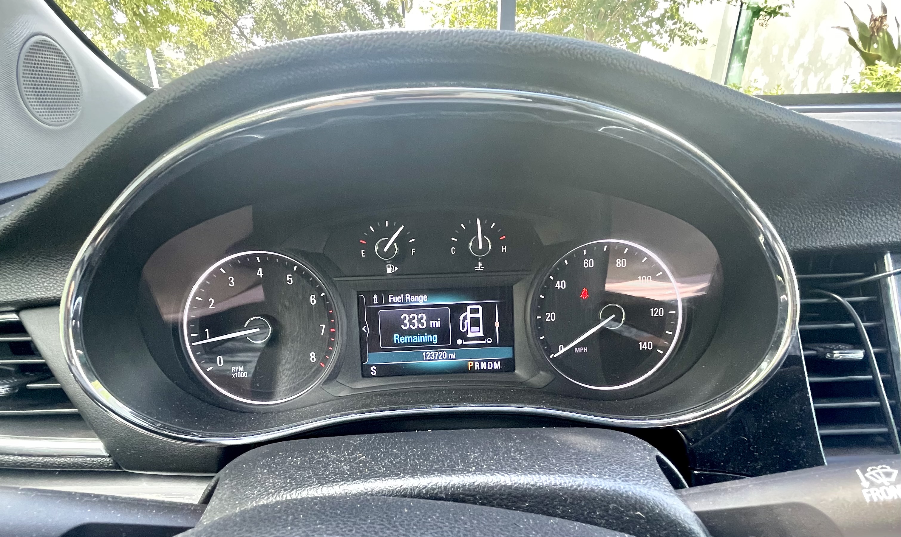 Used 2018 Buick Encore Essence FWD image 2