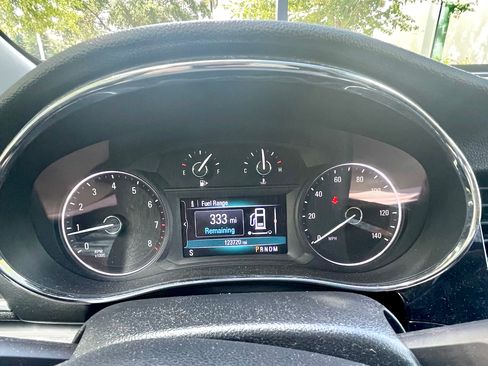 Used 2018 Buick Encore Essence FWD image 2