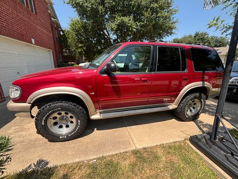Used 2001 Ford Explorer Eddie Bauer AWD/4WD image 4