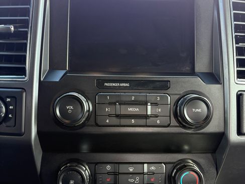 Used 2019 Ford F150 XLT w/ Equipment Group 302A Luxury AWD/4WD image 12