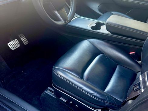 Used 2021 Tesla Model Y Performance image 15