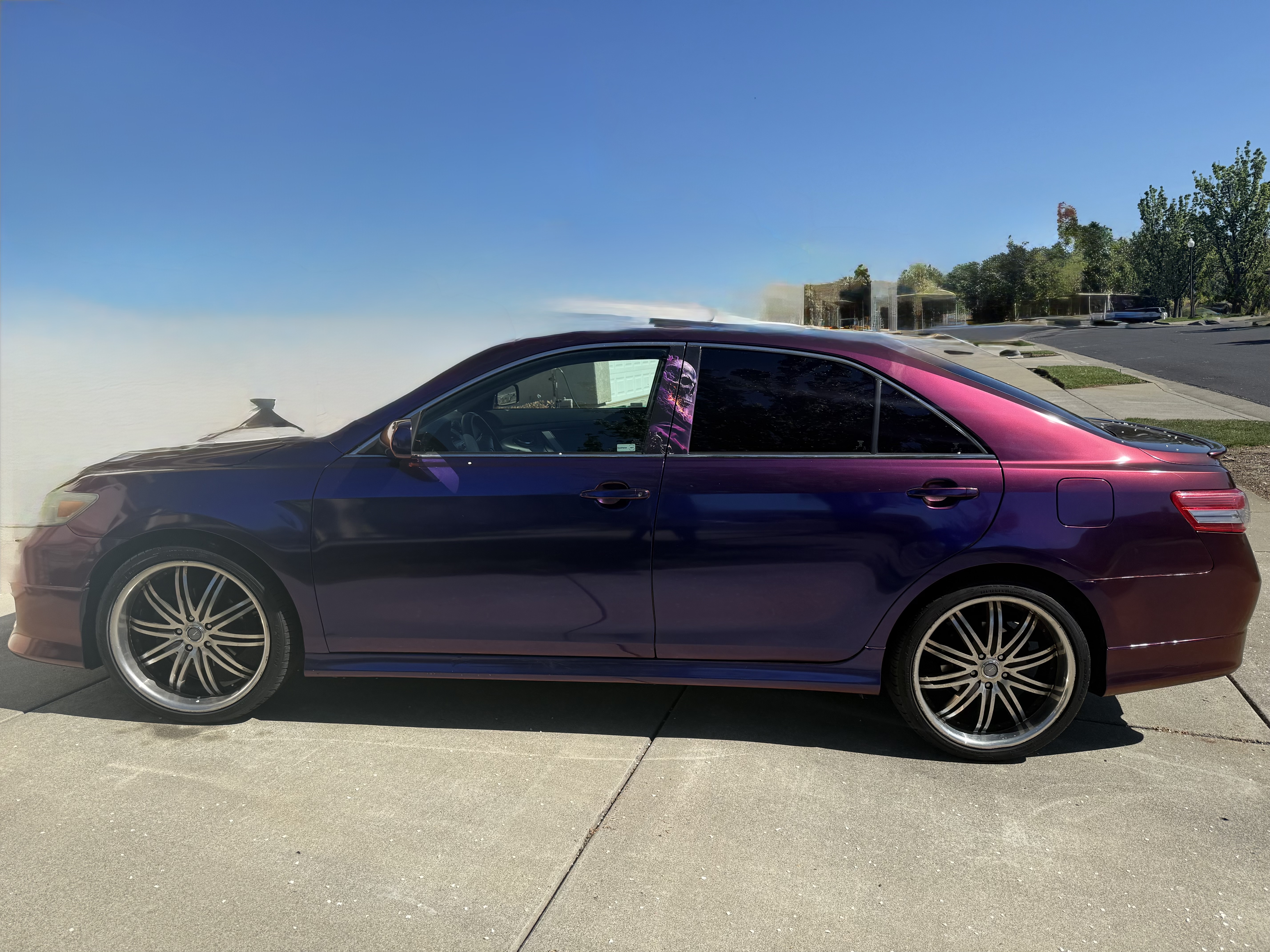 Used 2011 Toyota Camry SE w/ SE Extra-Value Pkg #1 FWD image 2