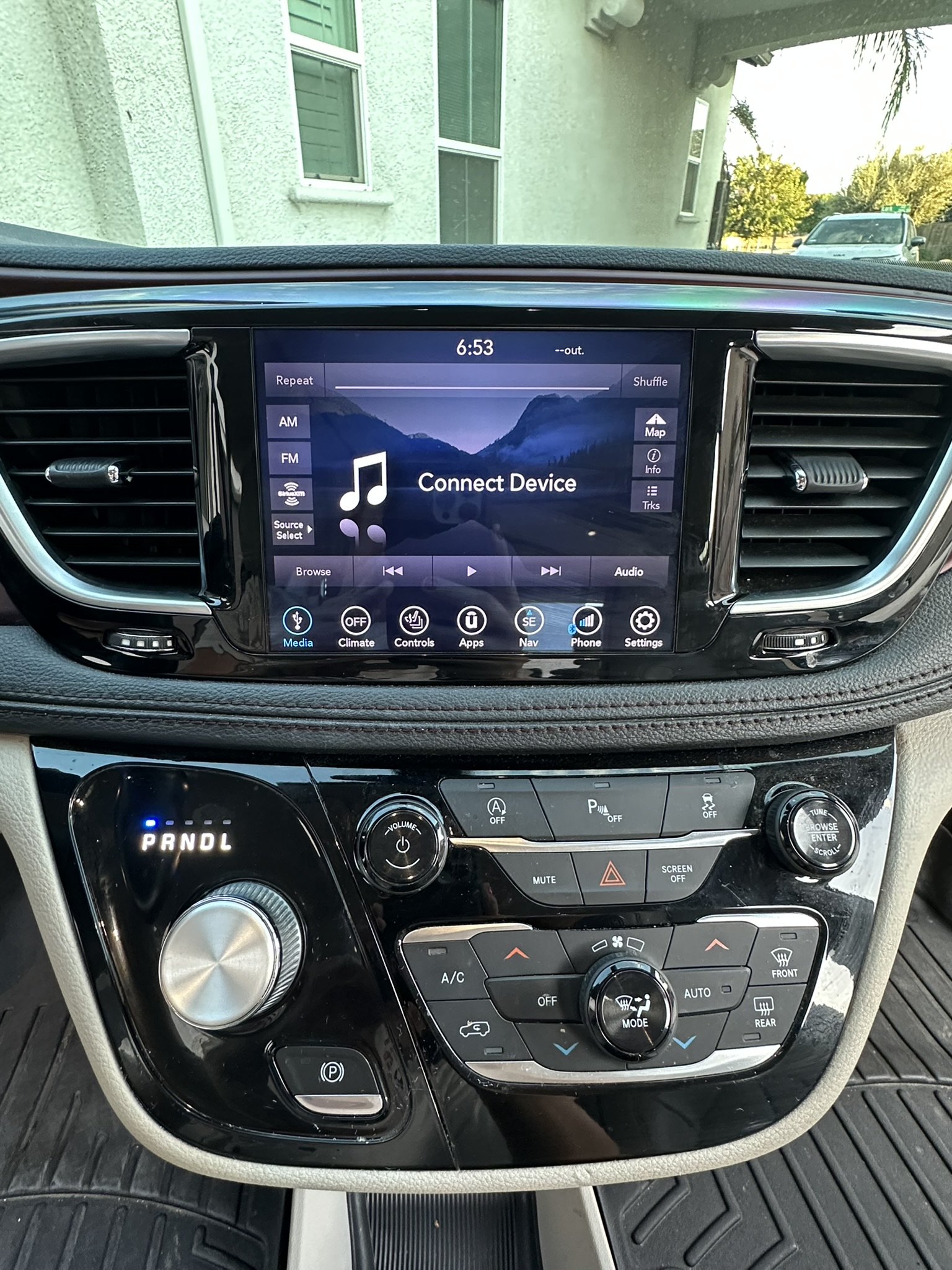 Used 2019 Chrysler Pacifica Limited FWD image 13
