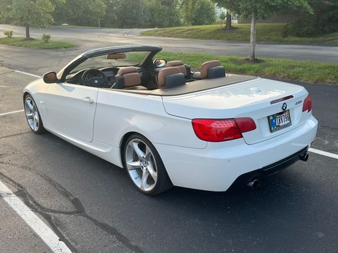 Used 2012 BMW 335i Convertible image 5