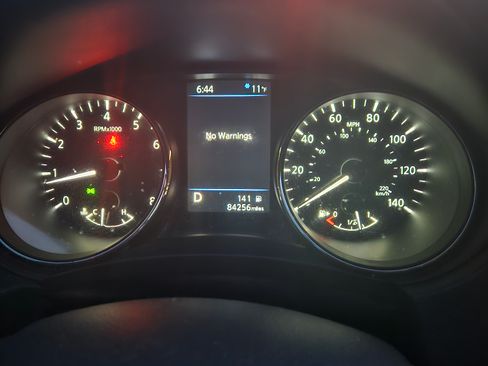 Used 2020 Nissan Rogue SV image 5