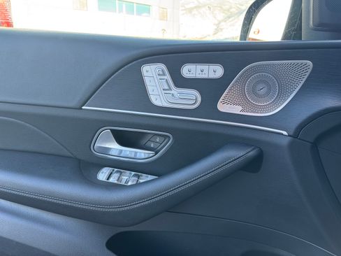 Used 2025 Mercedes-Benz GLS 450 4MATIC image 13