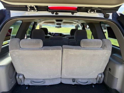 Used 2004 Chevrolet Tahoe LS w/ Preferred Equipment Group RWD image 15