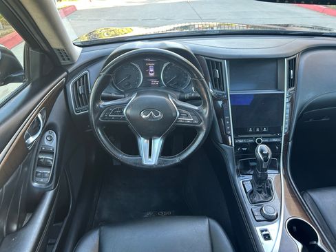 Used 2018 INFINITI Q50 Luxe w/ Essential Package (3.0T Luxe) image 12