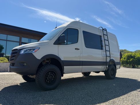 Used 2026 Mercedes-Benz Sprinter 2500 image 4