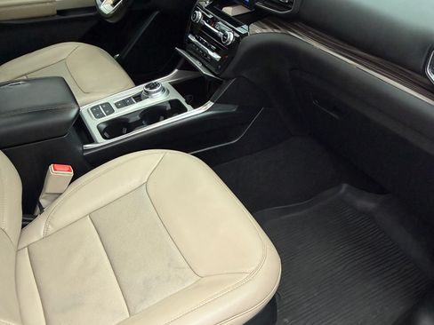 Used 2021 Ford Explorer Limited w/ Equipment Group 301A image 13