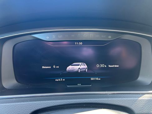 Used 2019 Volkswagen e-Golf SEL Premium image 13