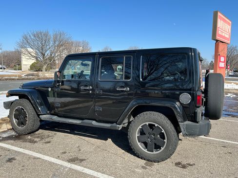 Used 2012 Jeep Wrangler Unlimited Sahara image 12