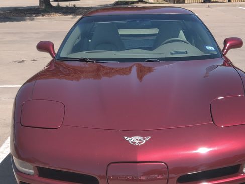 Used 2003 Chevrolet Corvette Coupe w/ Preferred Equipment Group image 10
