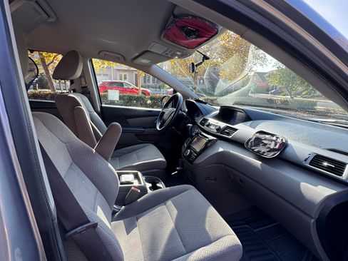 Used 2016 Honda Odyssey SE image 10